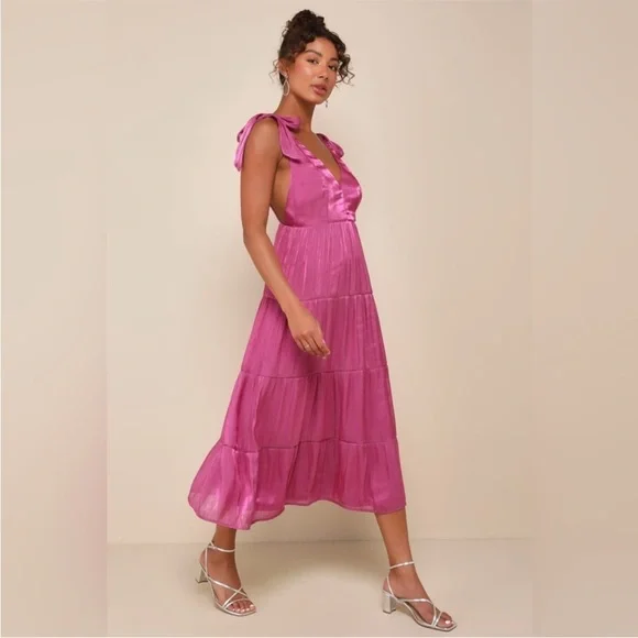 NWT Lulus magenta tiered dress - Picture 2 of 12